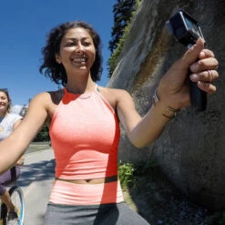 GoPro® Shorty 3-in-1 Mini Grip, Extension Pole, And Tripod Mount 9 GoPro® Shorty 3-in-1 Mini Grip, Extension Pole, And Tripod Mount -Aqua Dive Shop shorty 780x415 03 40570.1635857745